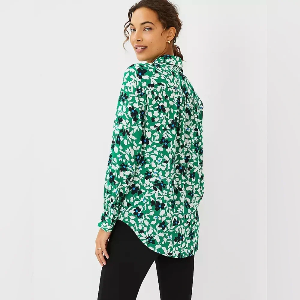 Ann Taylor Green Floral Collared V-Neck Long Sleeve Camp Blouse - Picture 2 of 10